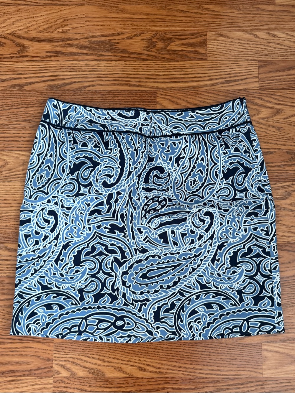 Vineyard Vines🐳Paisley blue skirt
